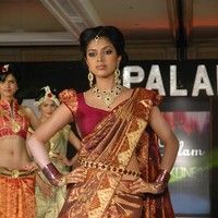 Amala Paul - Palam Silk Fashion Show 2011 Pictures | Picture 74201